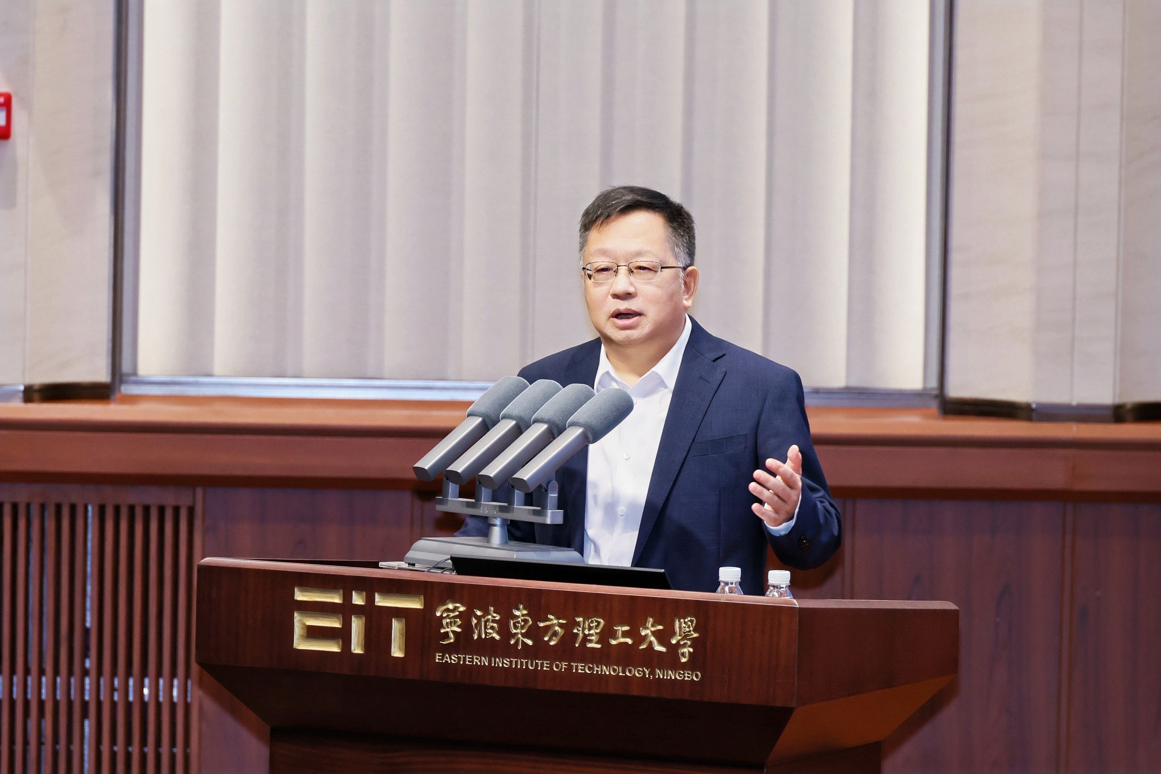 张东晓校长致辞.jpg